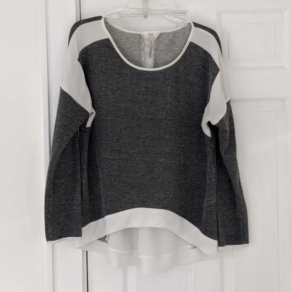 Paper Crane - Gray + White Top/Lightweight Sweater